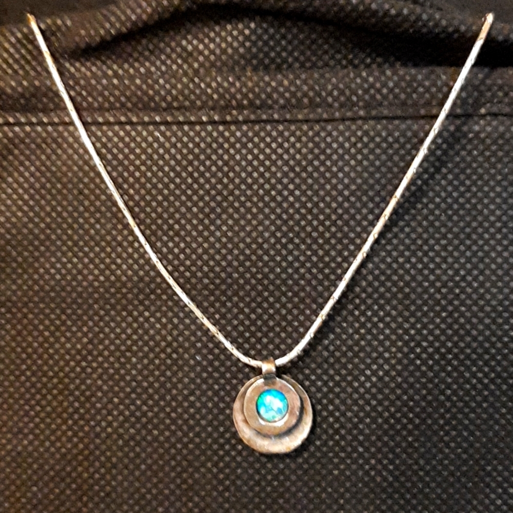 Sterling Silver 17" Box Chain Necklace with Beautiful Round Opal Stone